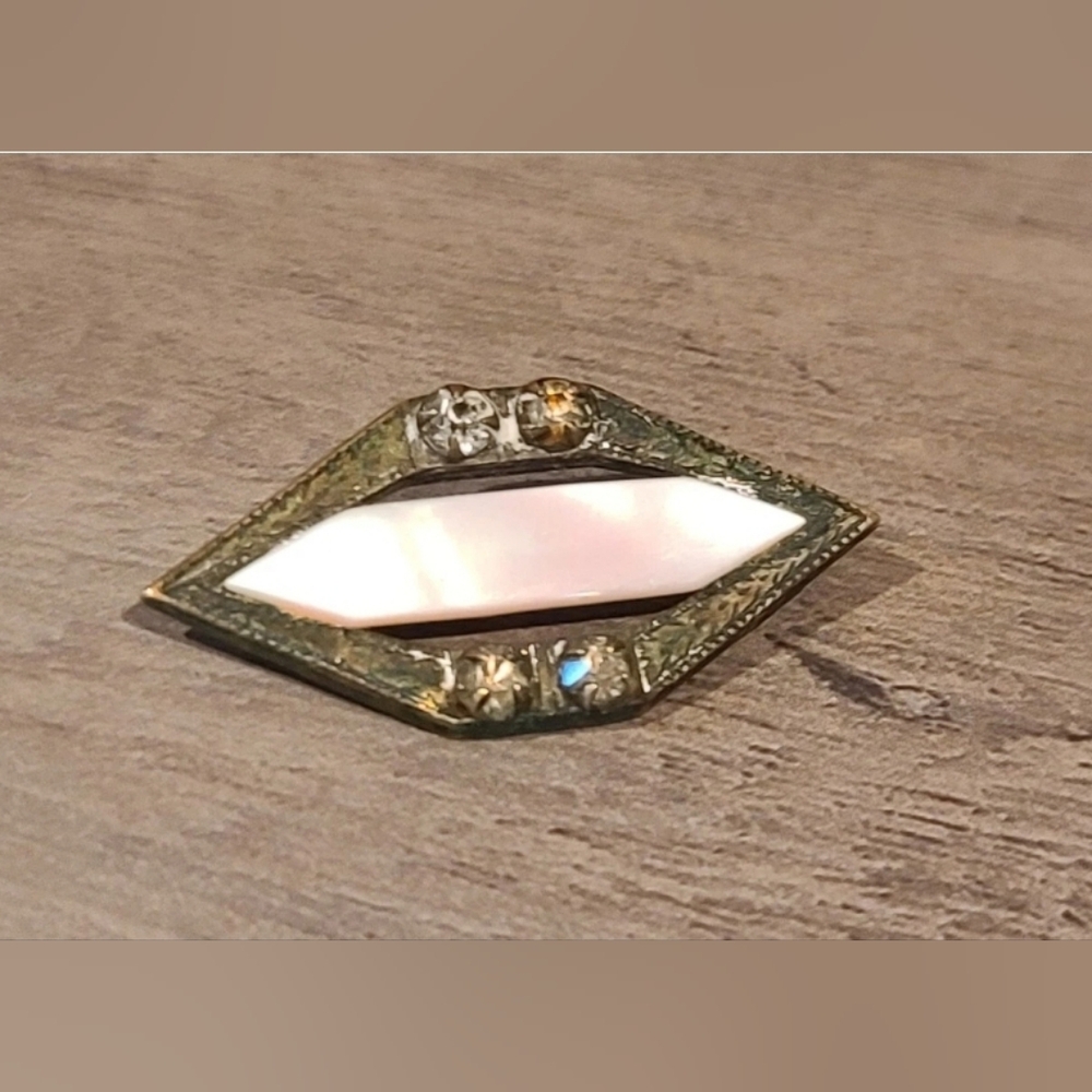 Antique Vintage Art Decor Brooch Pin C-Clasp ] READ DETAILS [